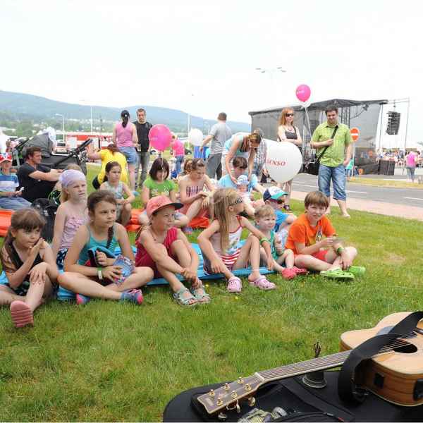 Děti na cirkusové akci