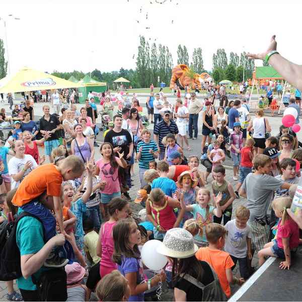 Rozdávání bonbónů