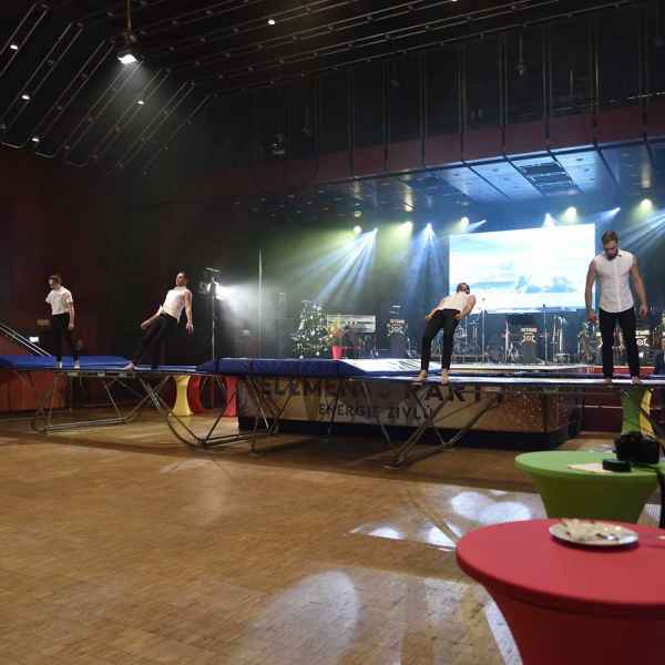 Vystoupení na trampolínách