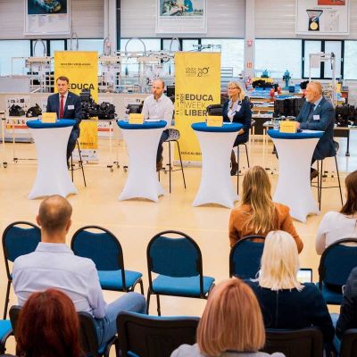 tiskova konference v treninkovem centru