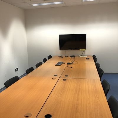obnova zidli meetingova mistnost