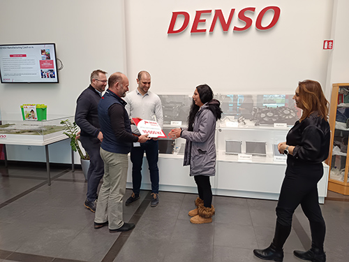 Nadace Denso předání šeku Denso Nadace
