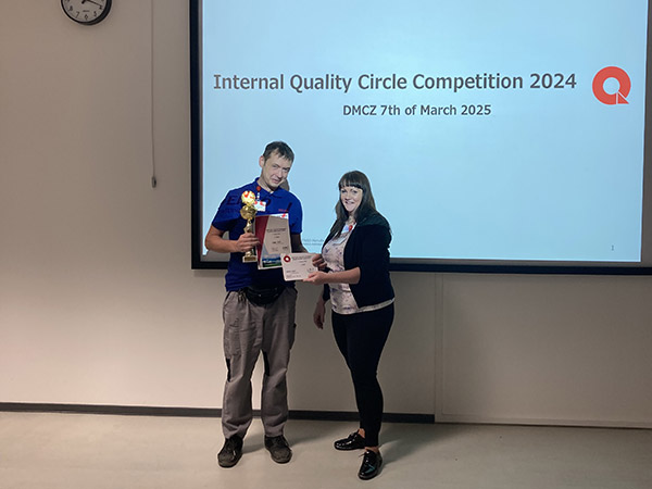 QCC kroužky kvality - předání daru QCC kroužky kvality