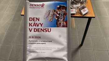 Den kávy v Densu